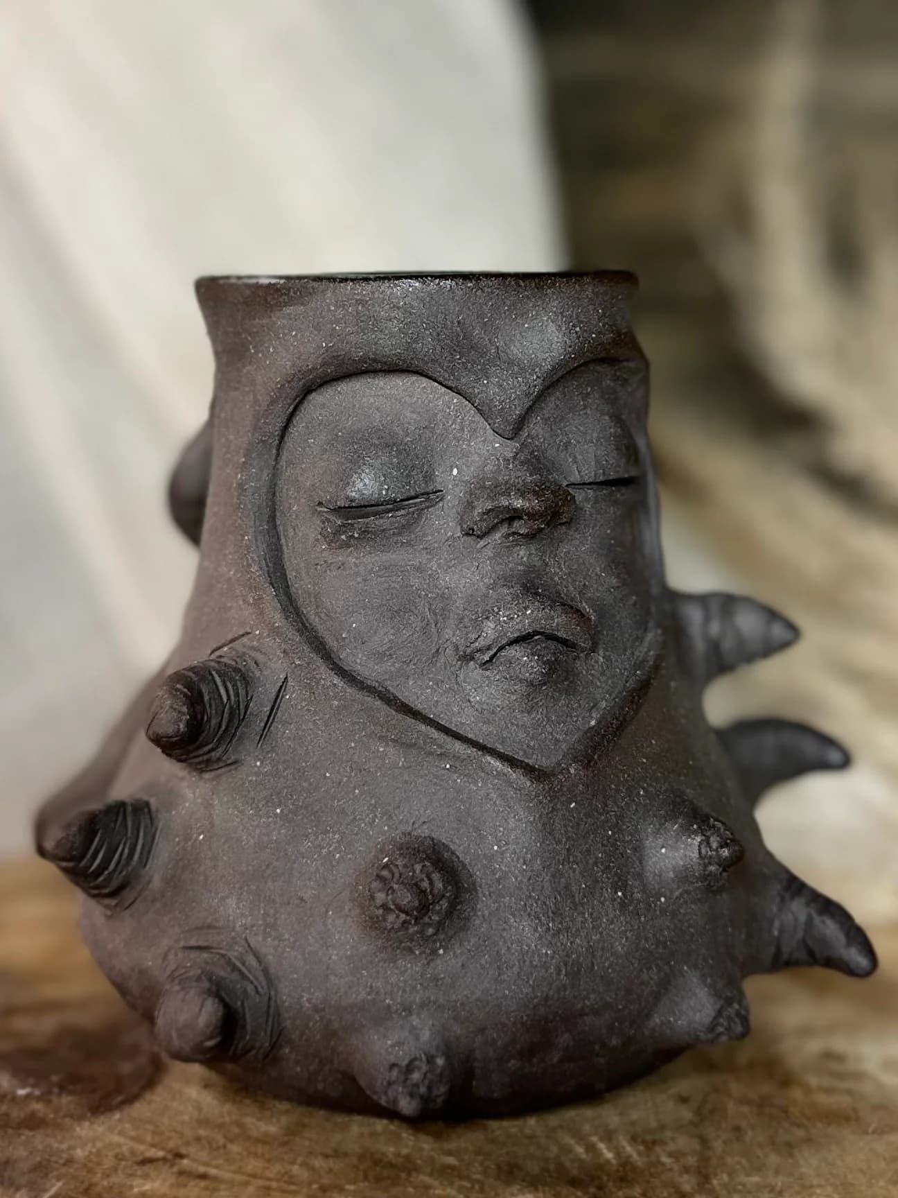 Poczwarka - wazon na kwiaty